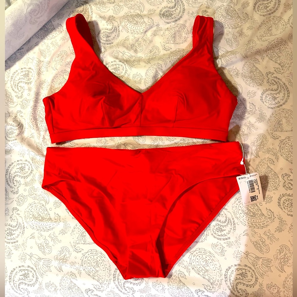 Lululemon 2 piece red swim NWTO